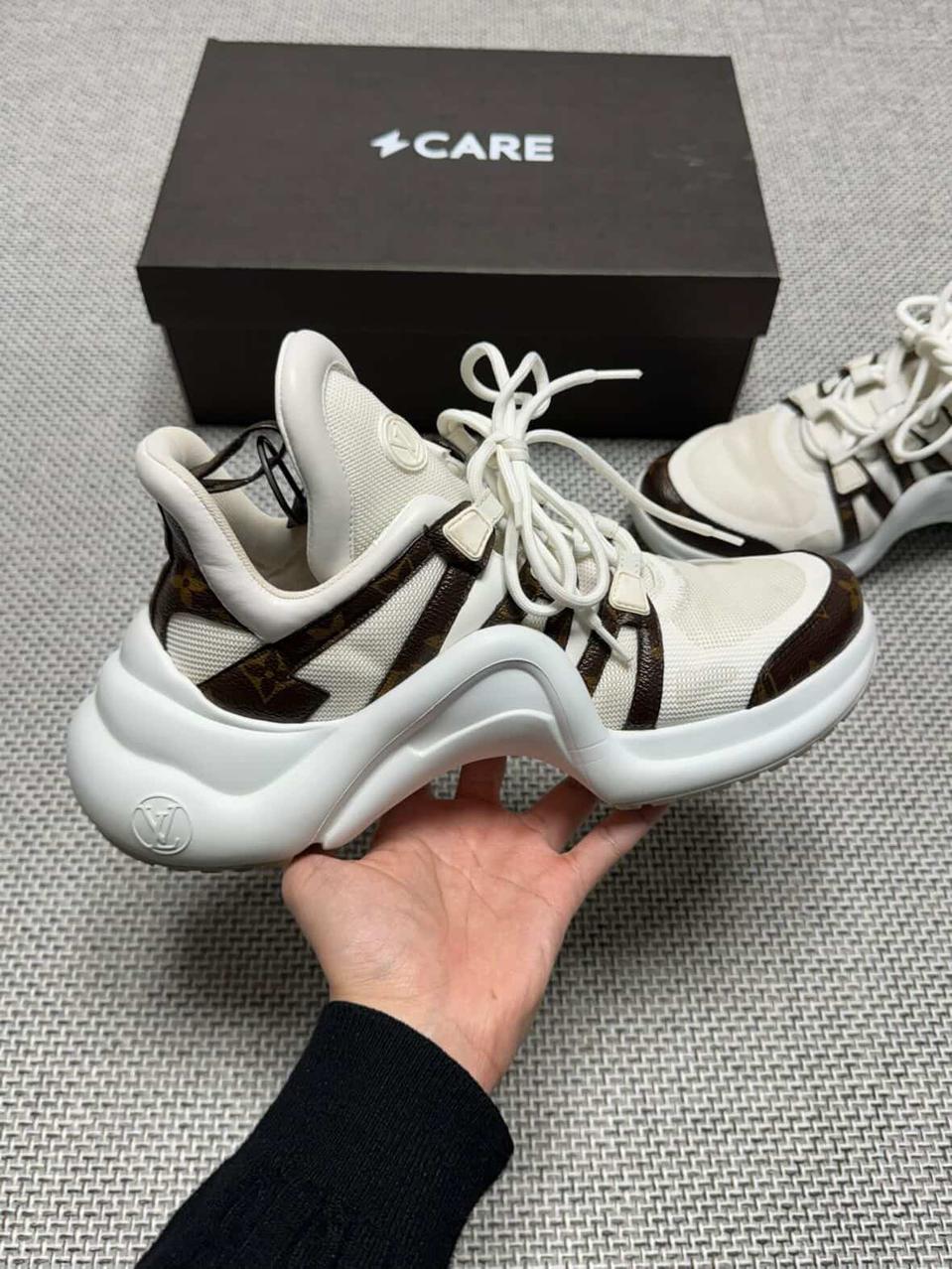 루이비통 아치라이트 스니커즈 신발