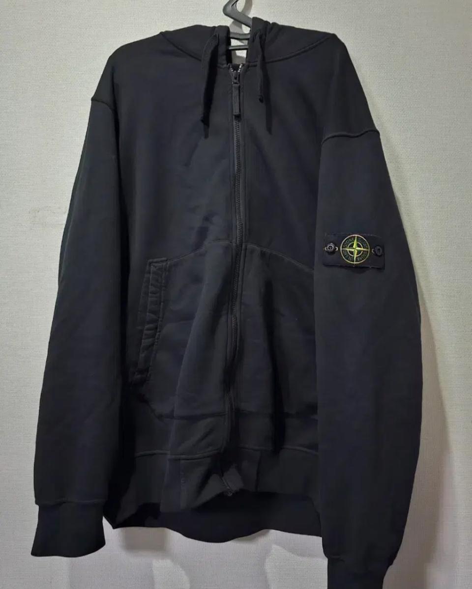 정품 25FW 스톤아일랜드 남성 레귤러핏 후드 집업 115 / 3XL