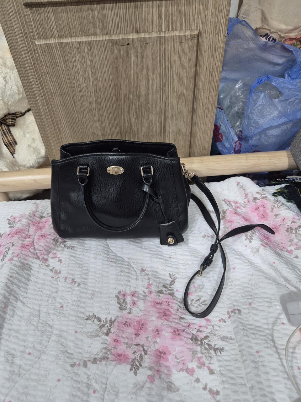 코치  크로스가죽 가방 무료배송