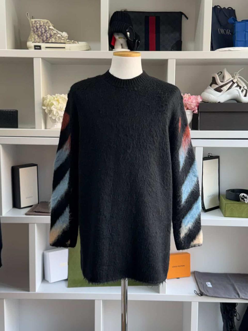 오프화이트 모헤어 니트