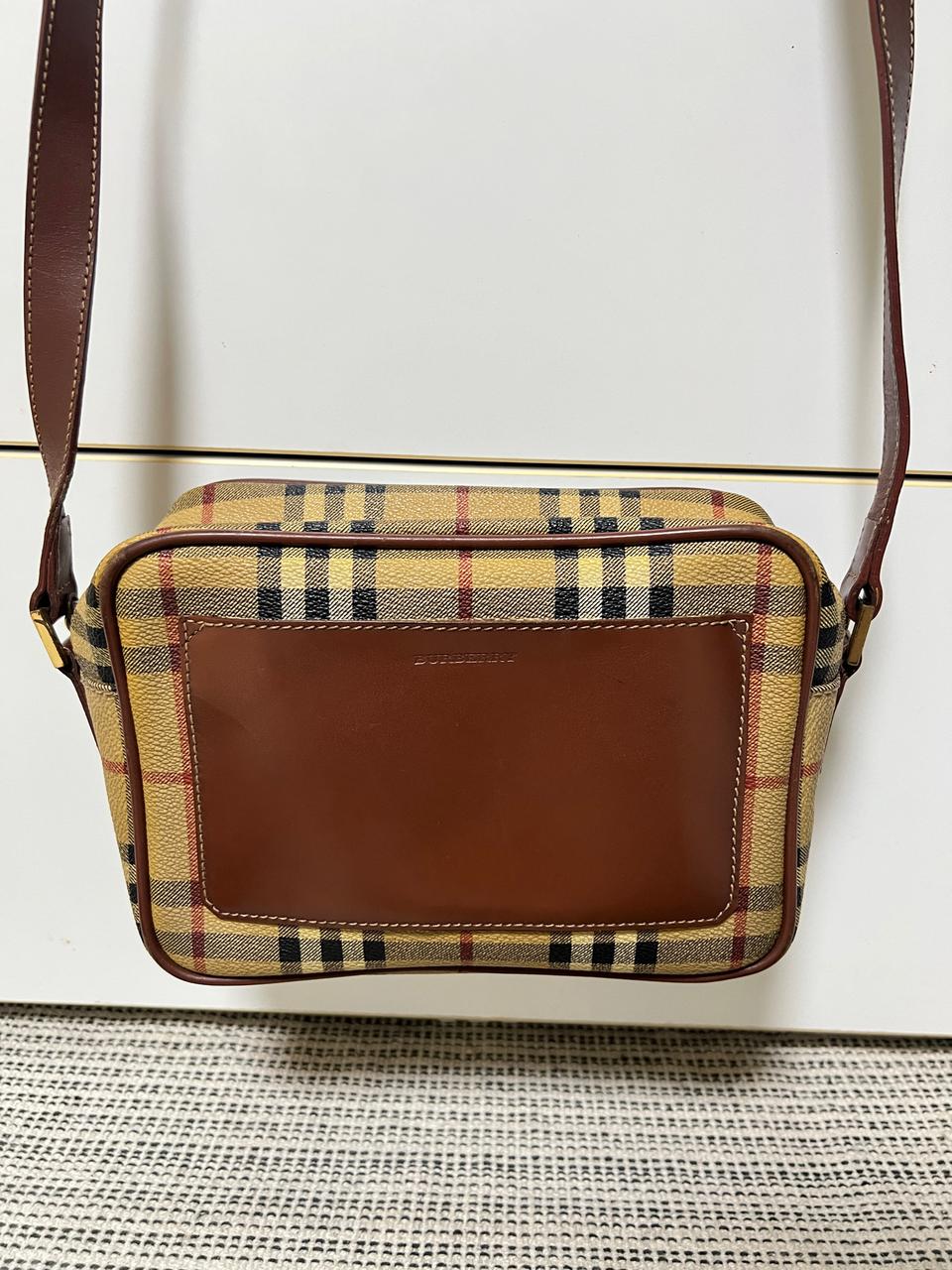 버버리 노바체크 카메라 크로스백