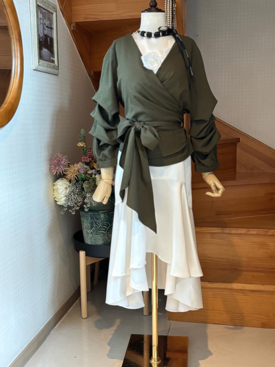 랩 스타일 블라우스