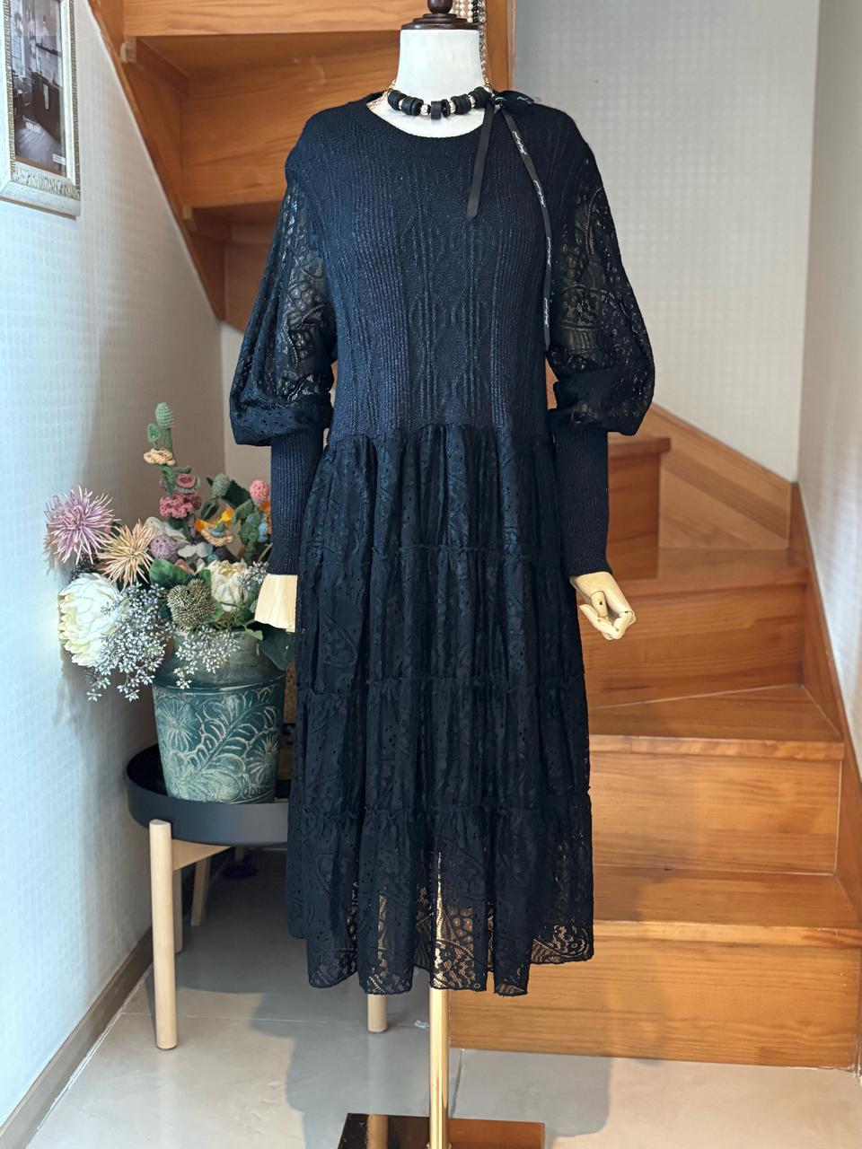 블랙 레이스 롱 원피스 퍼프소매