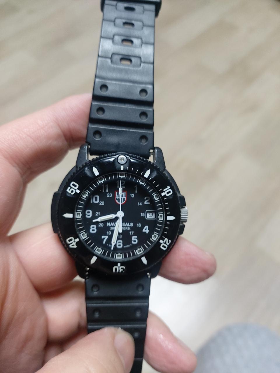 루미녹스 네이비씰 블랙 시계