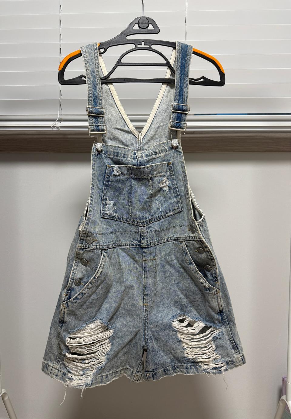 찢 청 멜빵 반바지 M