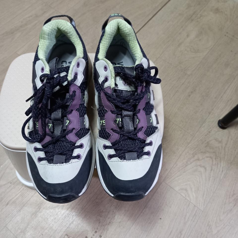 트랙스타 등산화 245