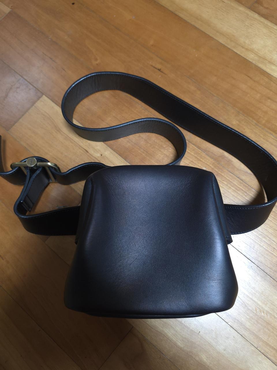 오소이 피넛 브로트백 블랙