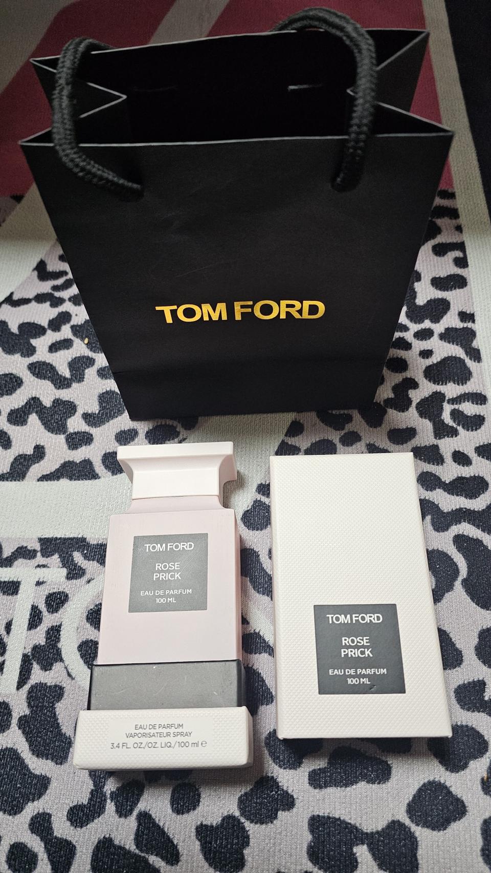 톰포드 로즈프릭 오드퍼퓸 100ml 미개봉 새상품 쇼핑백