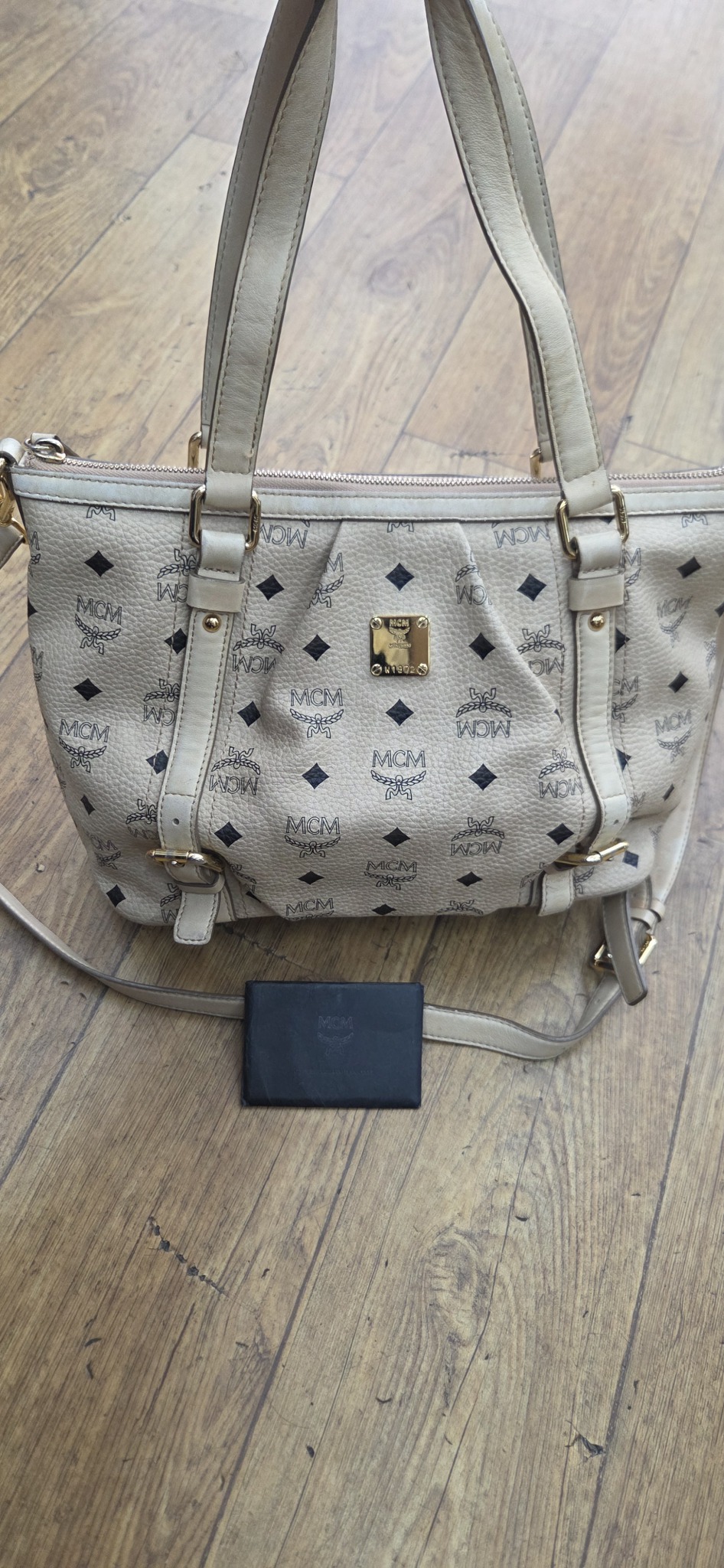 MCM 비세토스 토드백