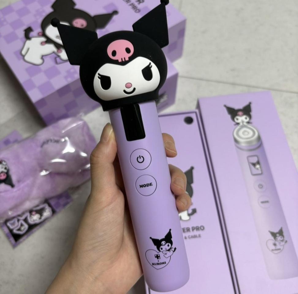 거의 새것 메디큐브 에이지알 부스터 프로 쿠로미 에디션