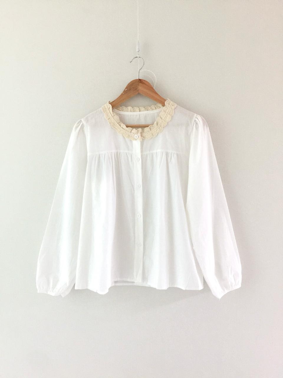 (새) 화이트 레이스카라 면 블라우스