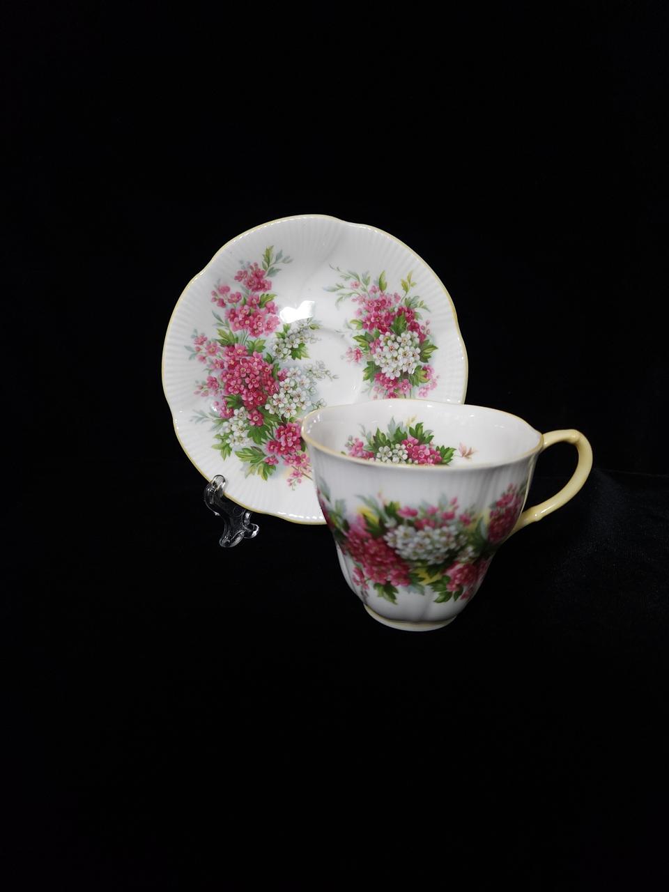 로얄 알버트 데미잔세트