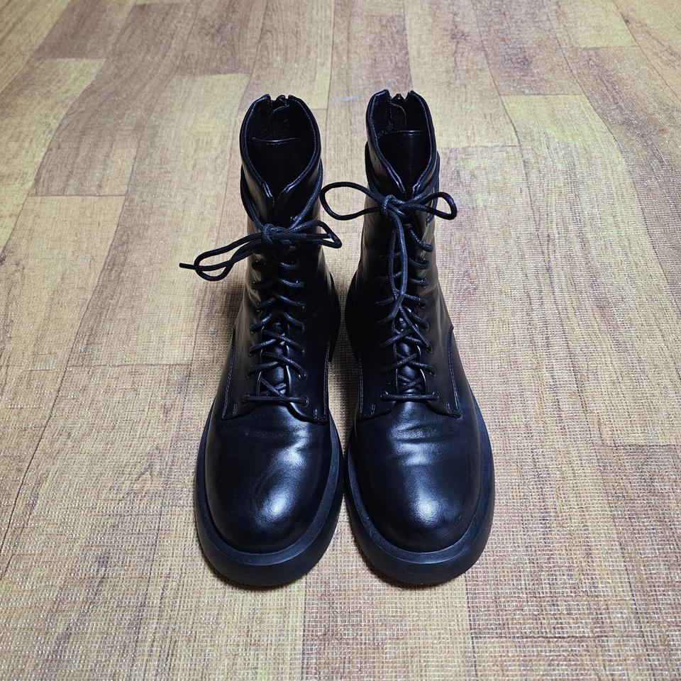 질스튜어트매장판 여성기모부츠240미리 거의새것