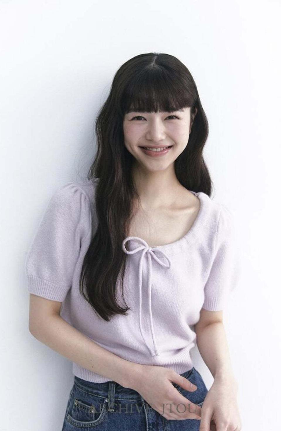 아카이브제이투유 U넥 마들렌 반팔 니트 리본 페일라벤더