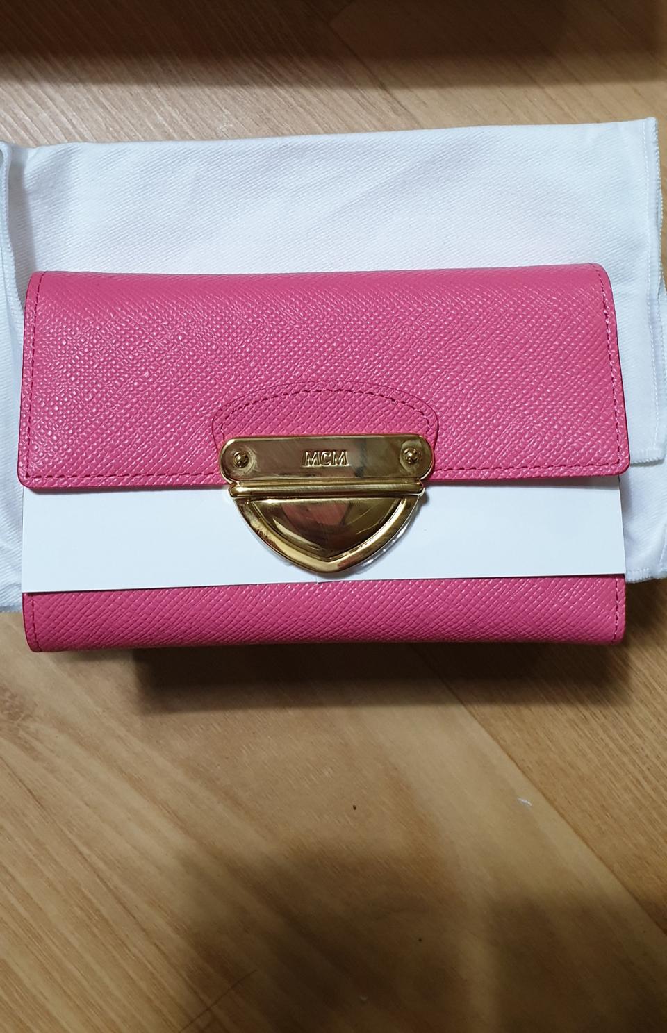 MCM 사파이노 중지갑 새상품