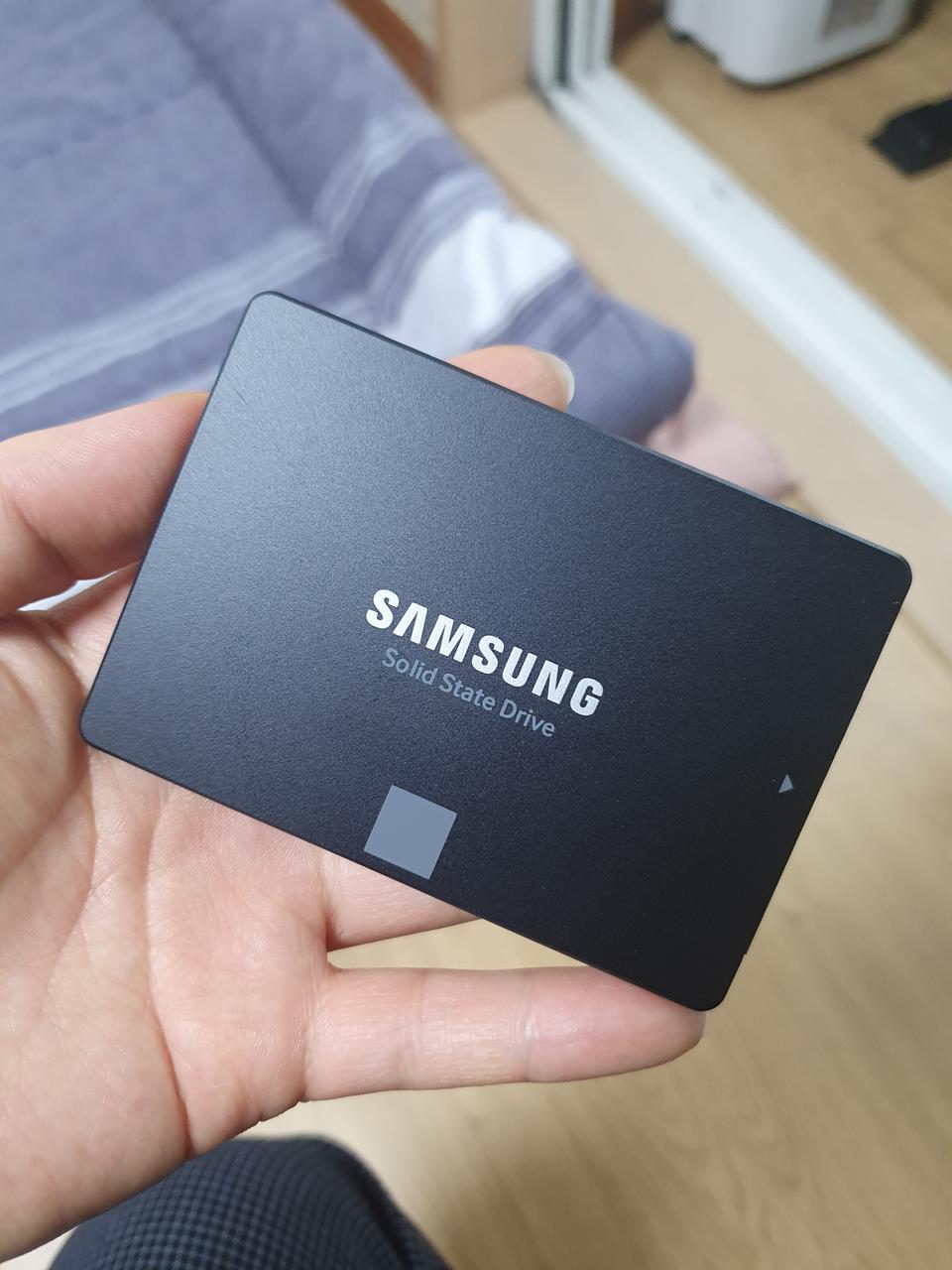 삼성 2.5인치 SSD 850EVO 120G 팝니다