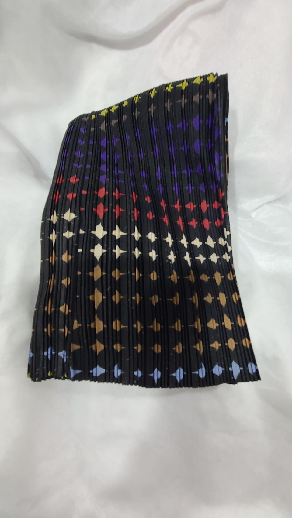 이세이미야케 플리츠플리즈 넥워머