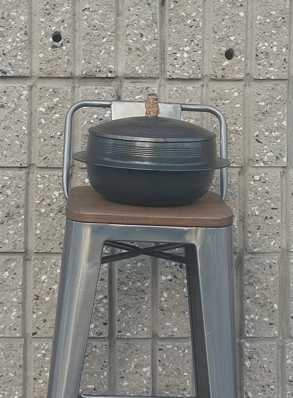 (중고)무쇠 가마솥 팝니다.(24cm/9인용)