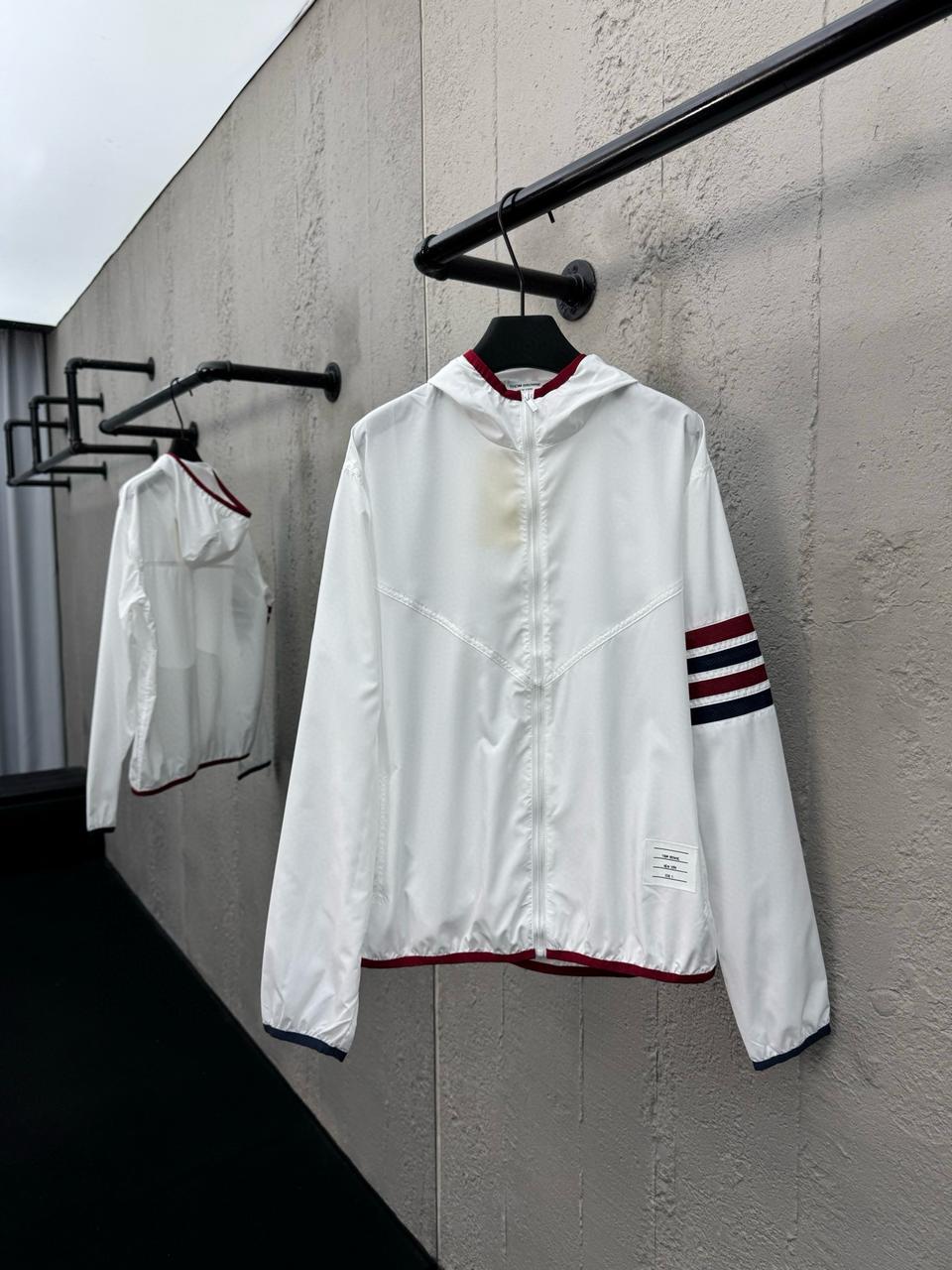 [톰;브라운] 새상품 / 바람막이 점퍼 / 2 (약 95~100 사이즈)