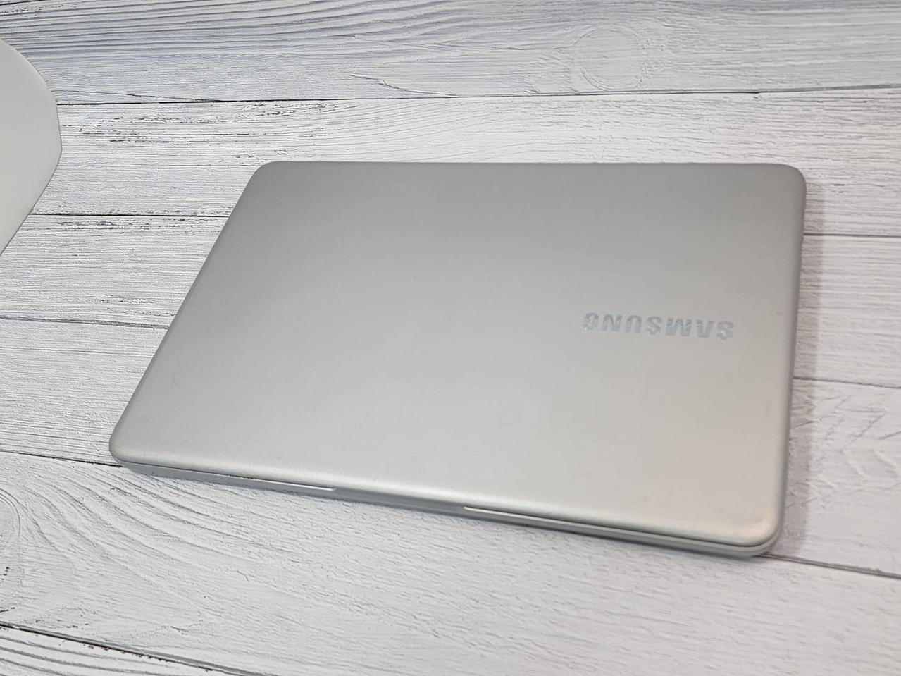 삼성 NT901X3T_i7 8550u 노트북 판매합니다.