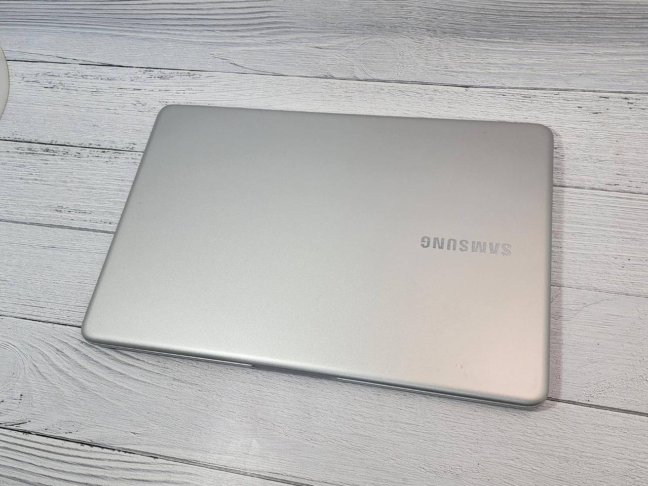 삼성 NT950XBV_i5 8265u 노트북 판매합니다.