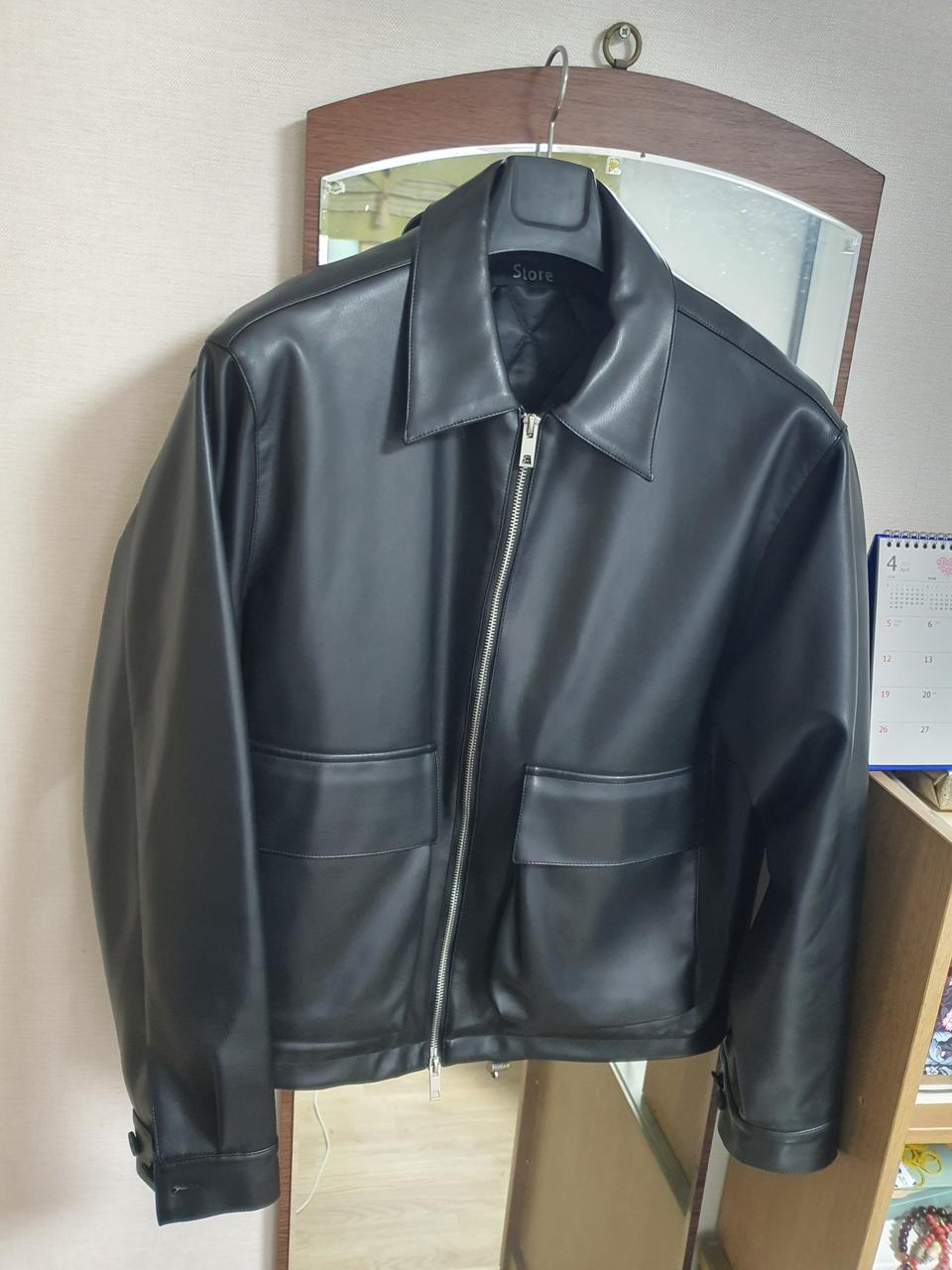 라퍼지스토어 블랙 가죽 자켓 라지 사이즈 택포4만원에 판매합니다