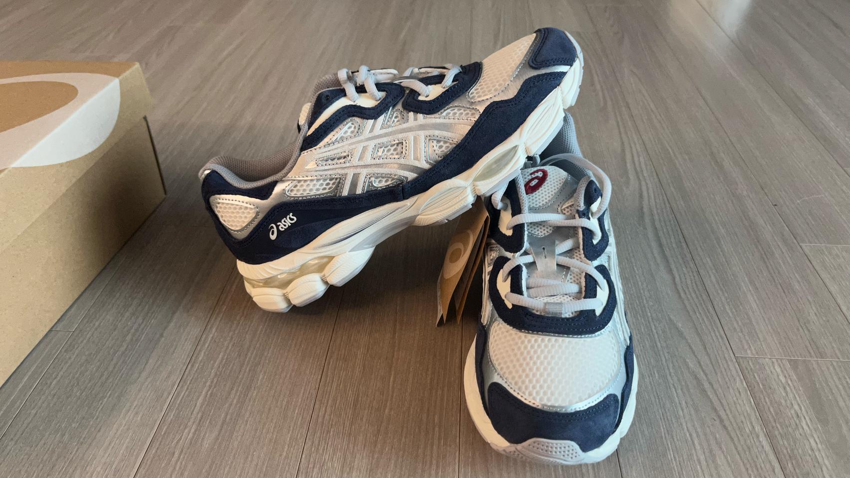 아식스 젤NYC SMU 265 새제품