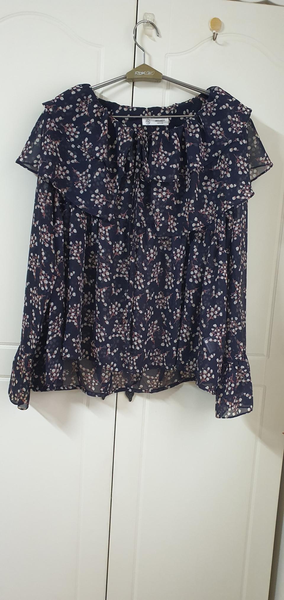 플라워 프릴 블라우스