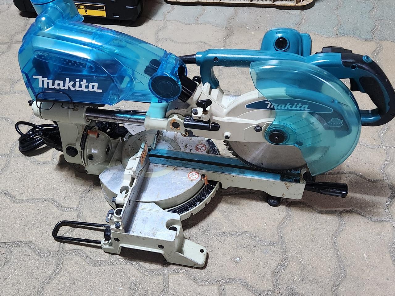 마끼다 8인치 슬라이딩각도절단기 LS0814 일산 판매