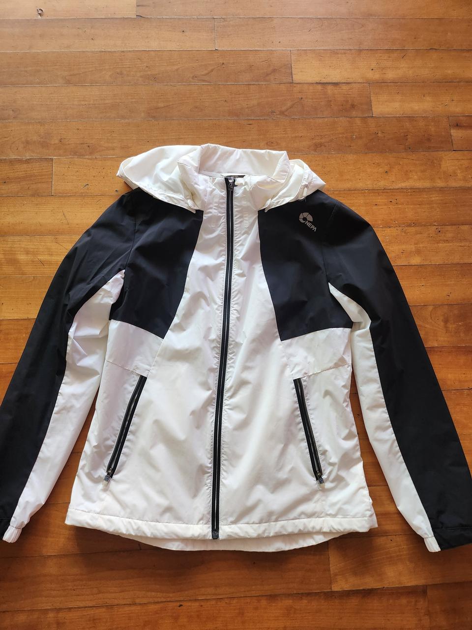 네파 등산 러닝점퍼 66