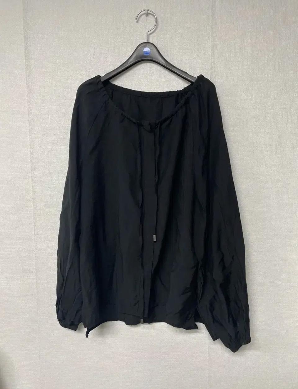 김서룡 25SS 셔링 블라우스