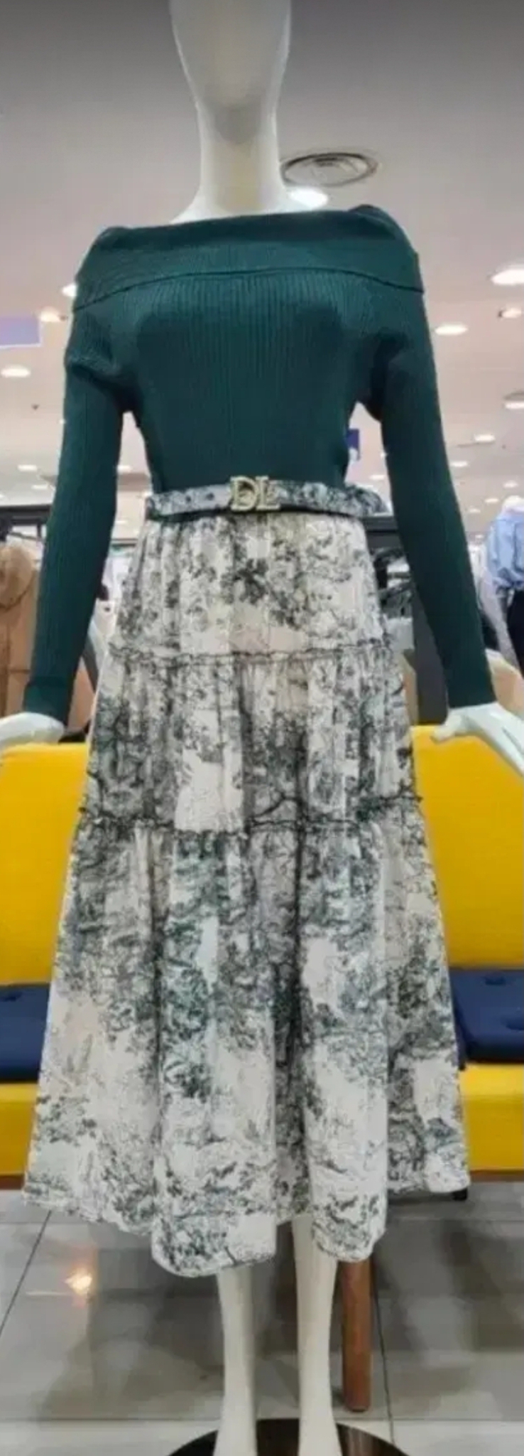 듀엘 오픈숄더 니트배색 명화 나염 프릴장식 벨트 원피스 55사이즈 새제품