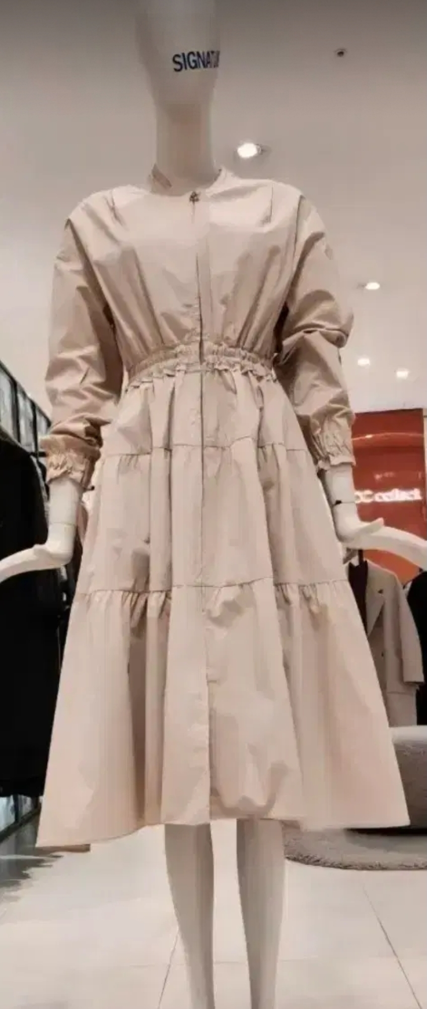 듀엘 티어드 셔링장식 집업 허리밴딩 트렌치형 원피스 각 55, 66사이즈