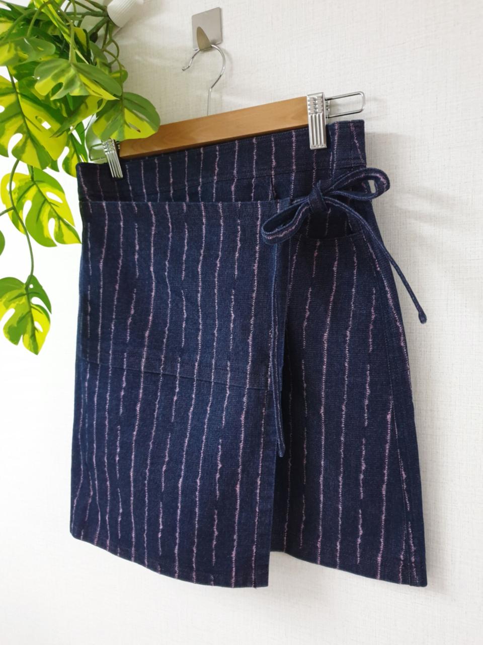 씨씨콜렉트 23SS 랩스커트 데님 55 스트라이프핑크