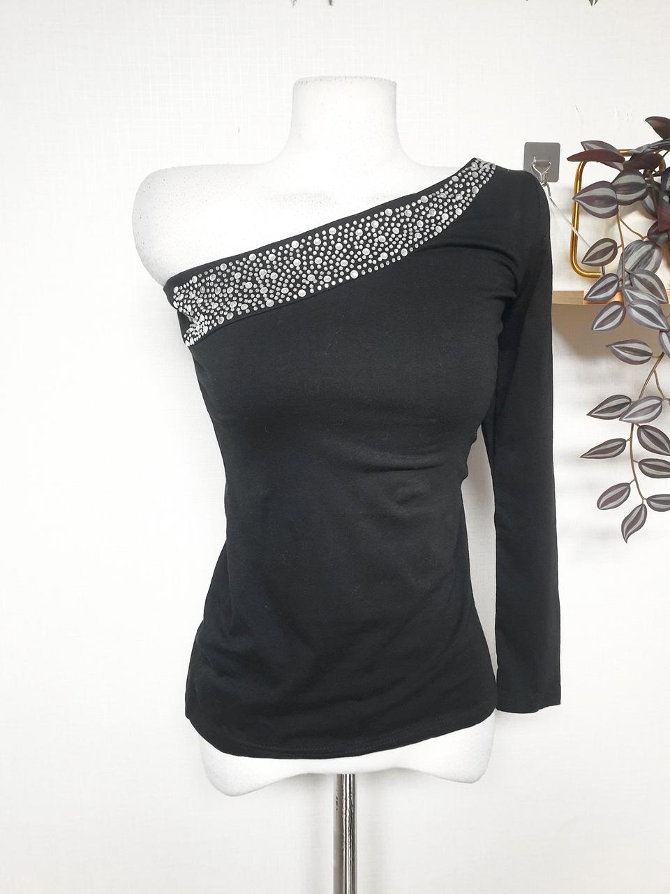 OOFY 이태리 원숄더 스판티셔츠 55 66 큐빅 홀복