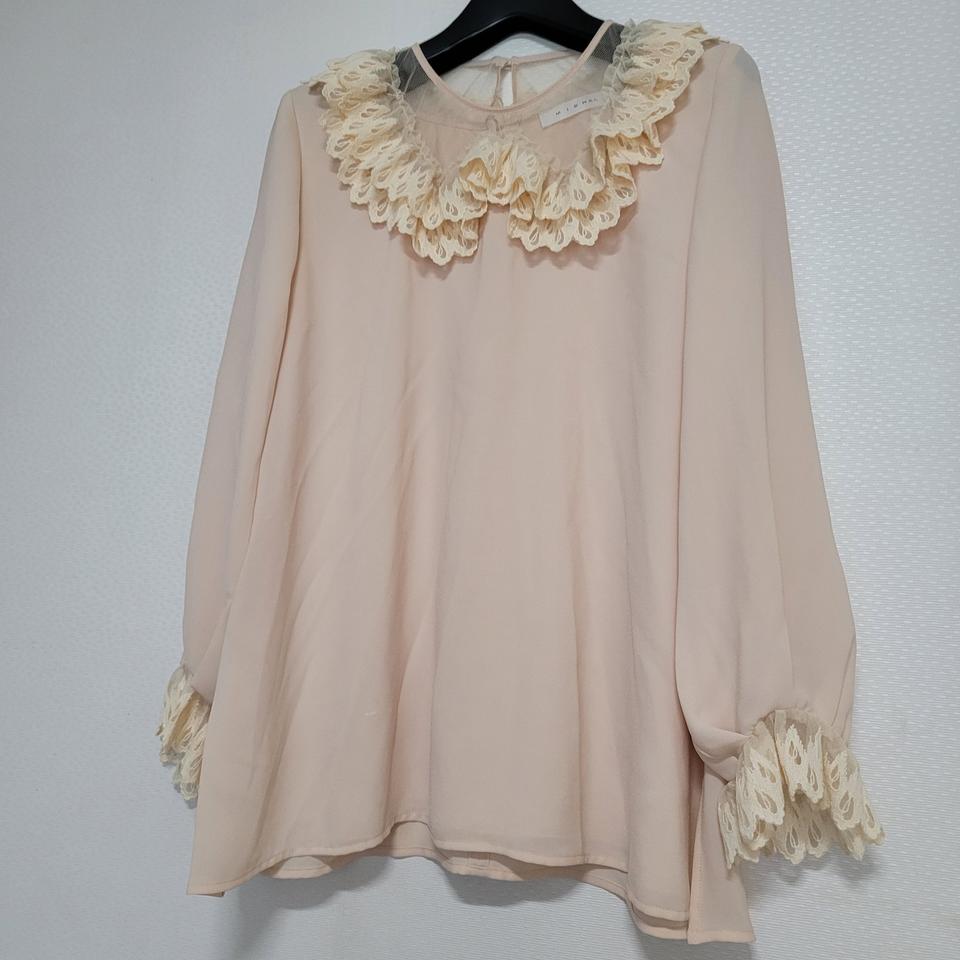 잇미샤차분한레이스넥블라우스