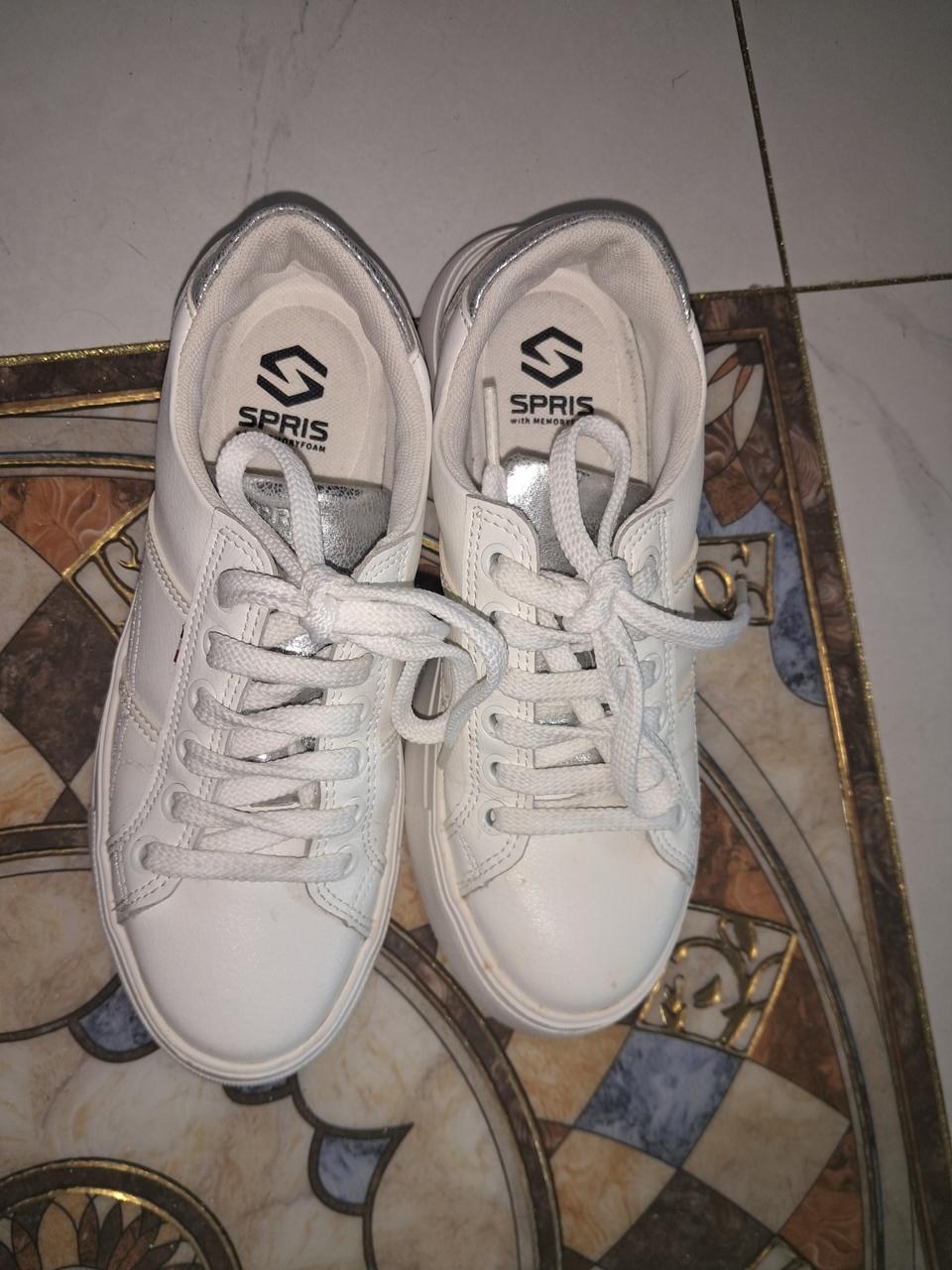 스프리스화이트운동화 230