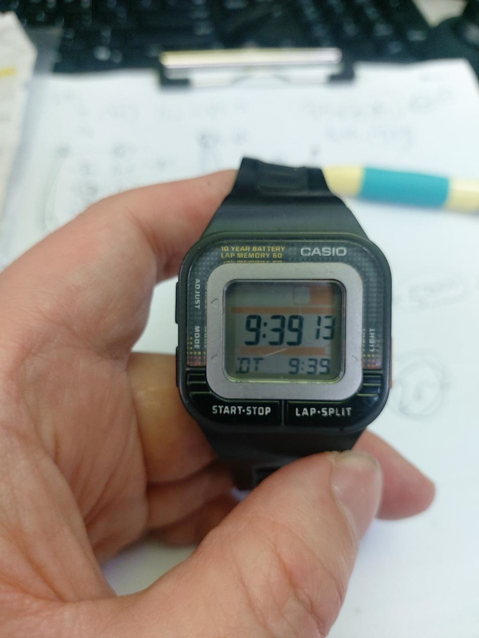 카시오 블랙 디지털 손목시계