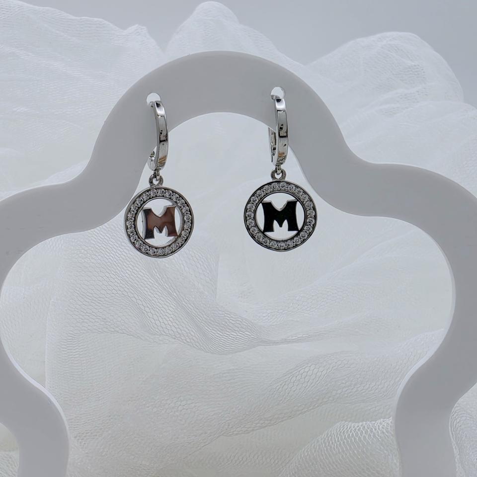 <메트로시티> M 이니셜 링 귀걸이