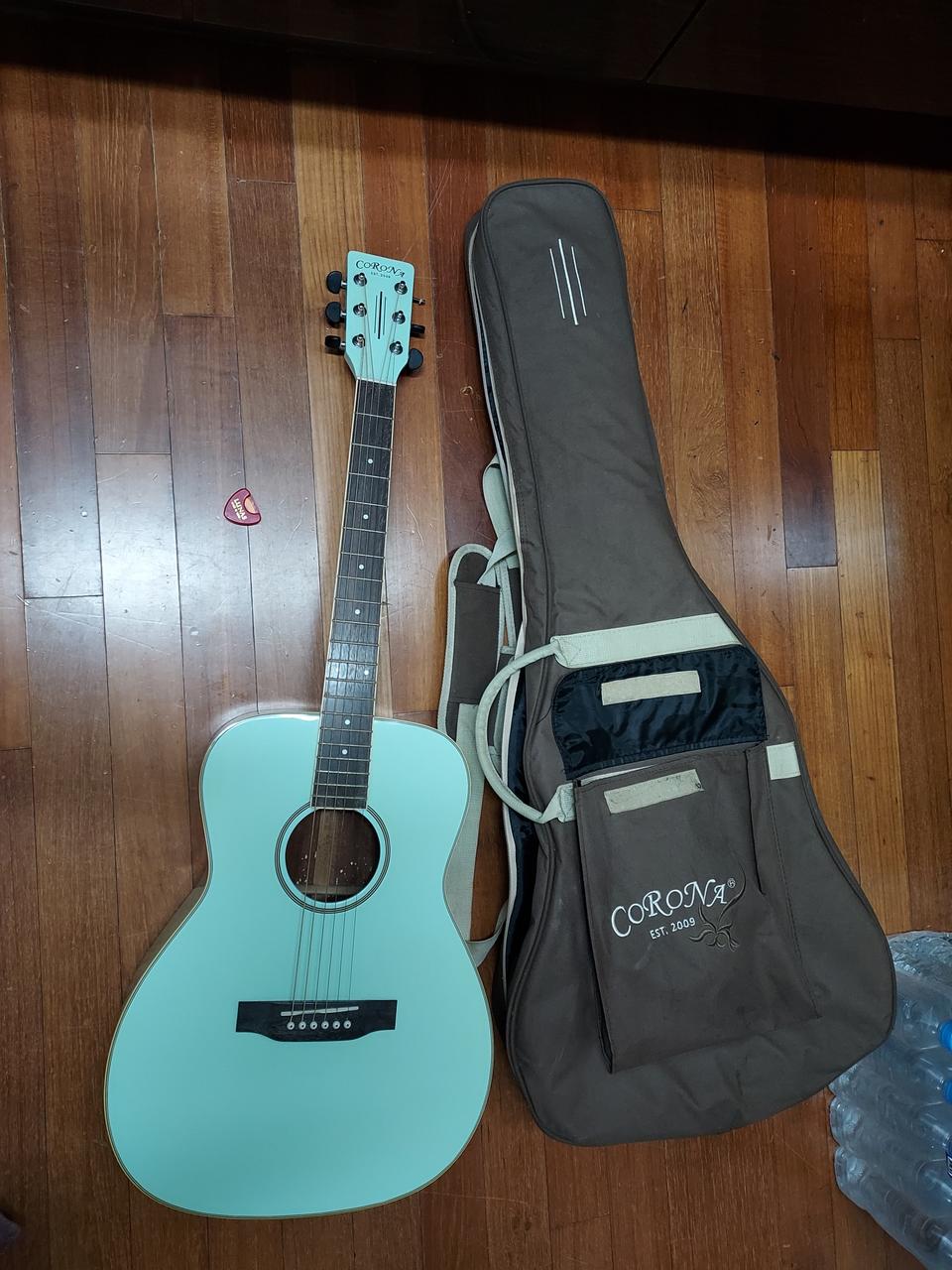 corona 통기타,가방 전부6만원