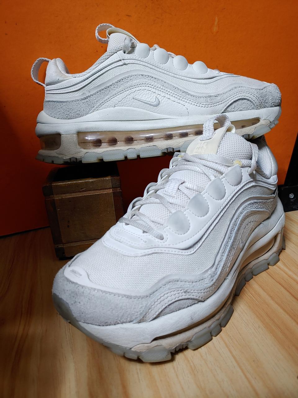 나이키 에어맥스 퓨츄라(US6.5표기235 추천사이즈230)