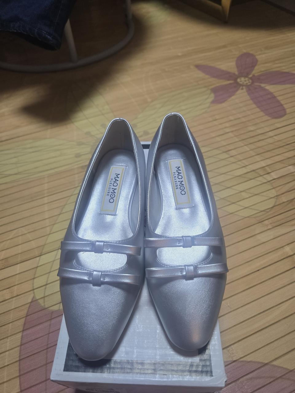 새신발 마크모크 실버 플랫 슈즈230