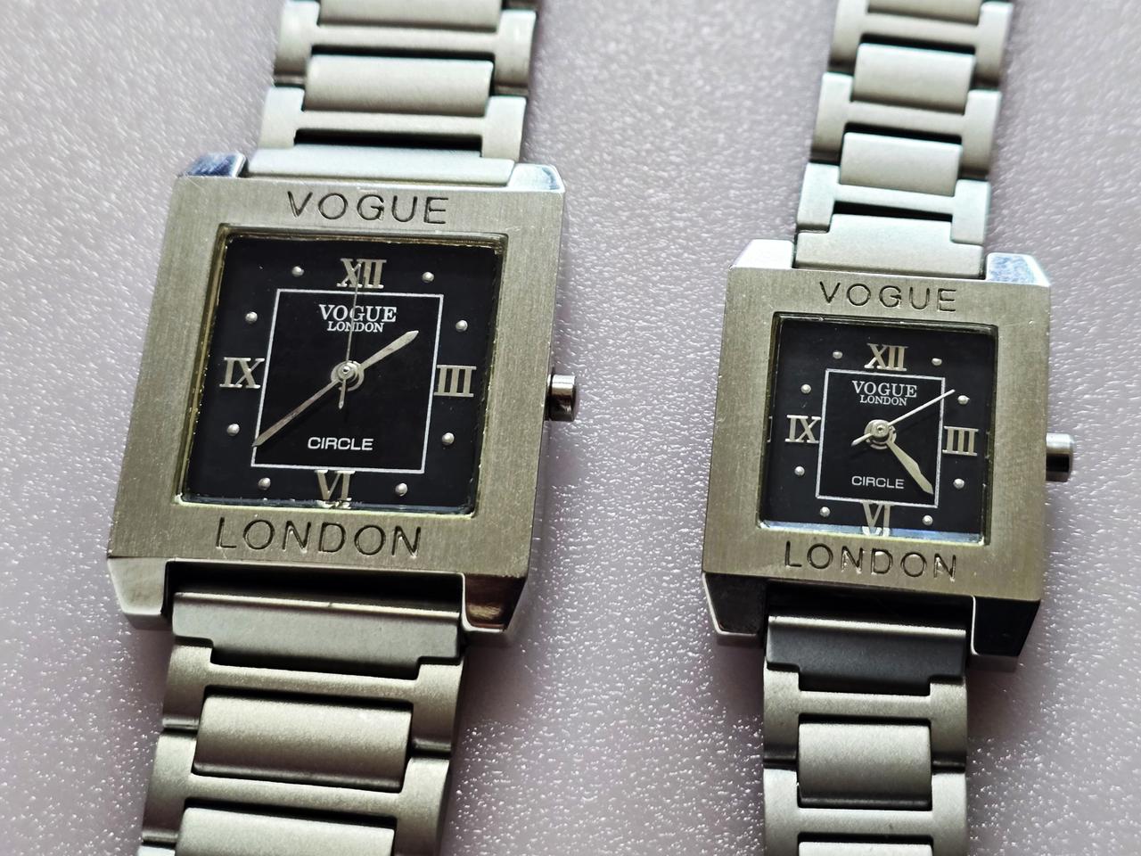 보그 런던(VOGUE LONDON) 사각형 베젤 메탈 패션 커플시계