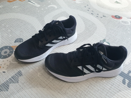 아디다스 cloudfoam (클라우드폼) 러닝화 사이즈-255