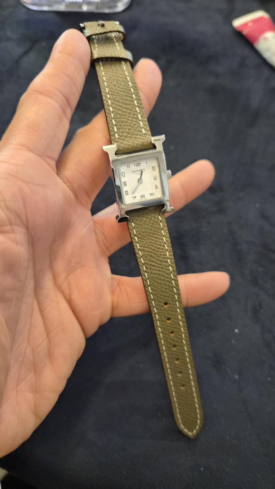 에르 그레이색 시계