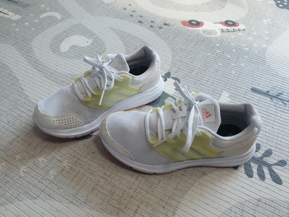 아디다스 cloudfoam (클라우드폼) 런닝화 사이즈-225