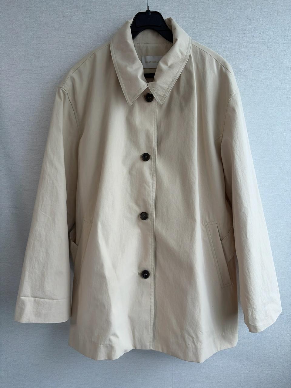 플라스틱아일랜드 베이지 맥코트 M