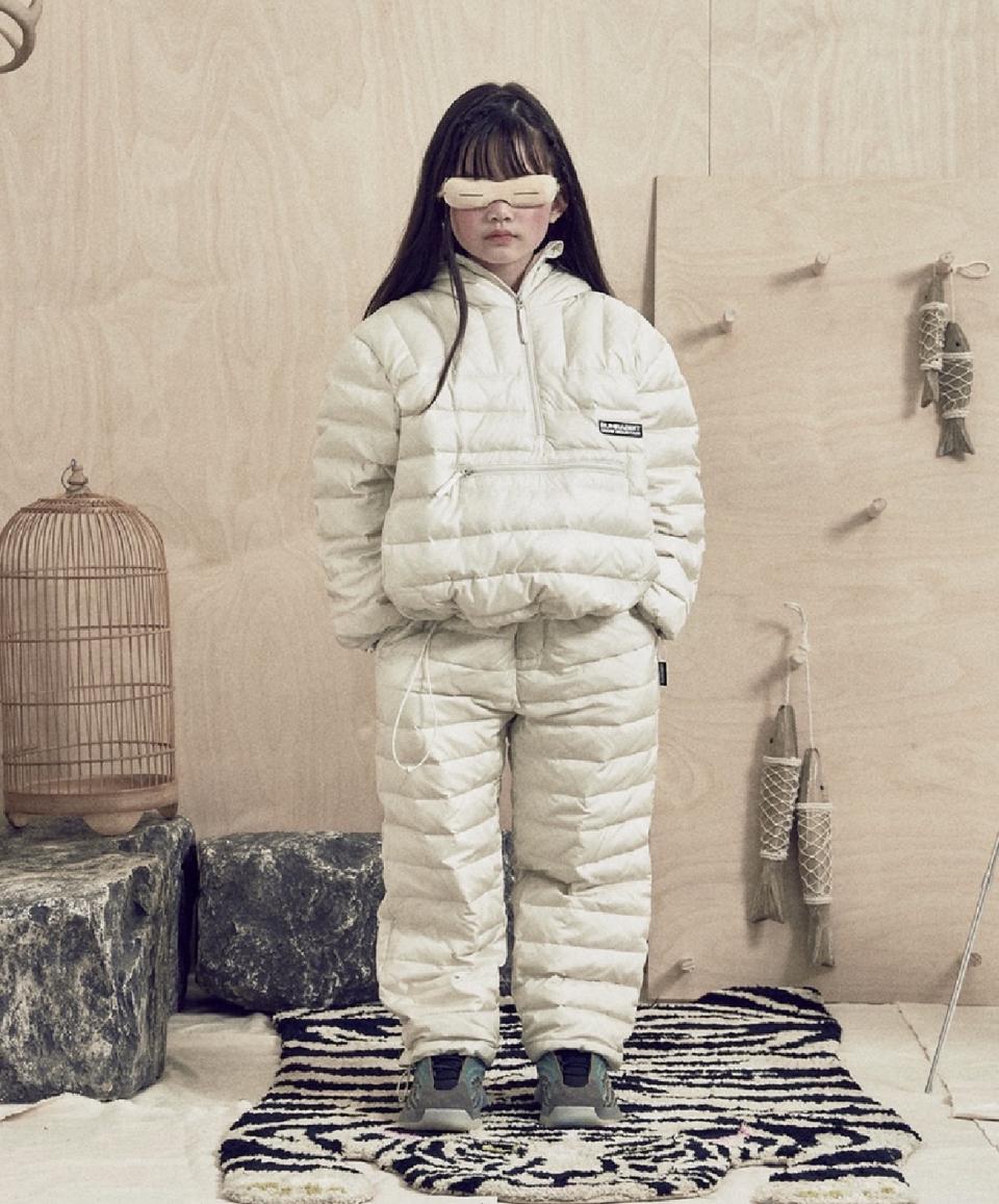 런레빗 스노우마운틴 오리털 패딩 셋업 크림 140