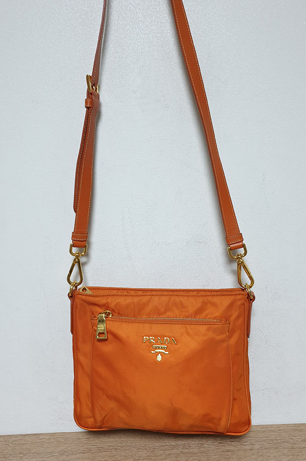 정품 프라다 포코노 크로스백/가격내림