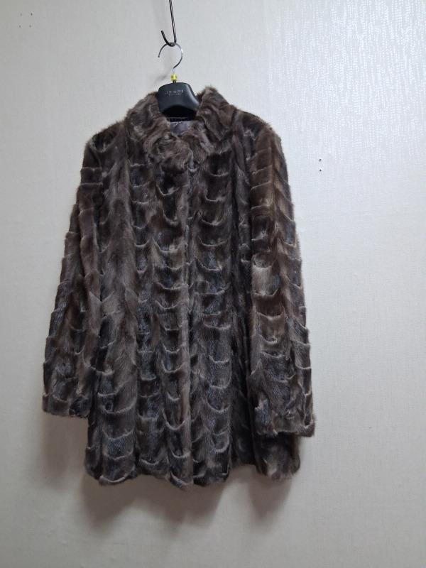 데미안 그레이  밍크코트 여성 66국내판 데미안 브랜드 천연밍크모피쟈켓